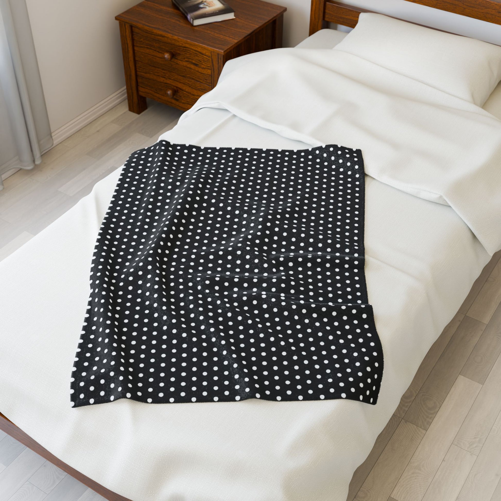 Cozy Black & White Polka Dot Velveteen Plush Blanket