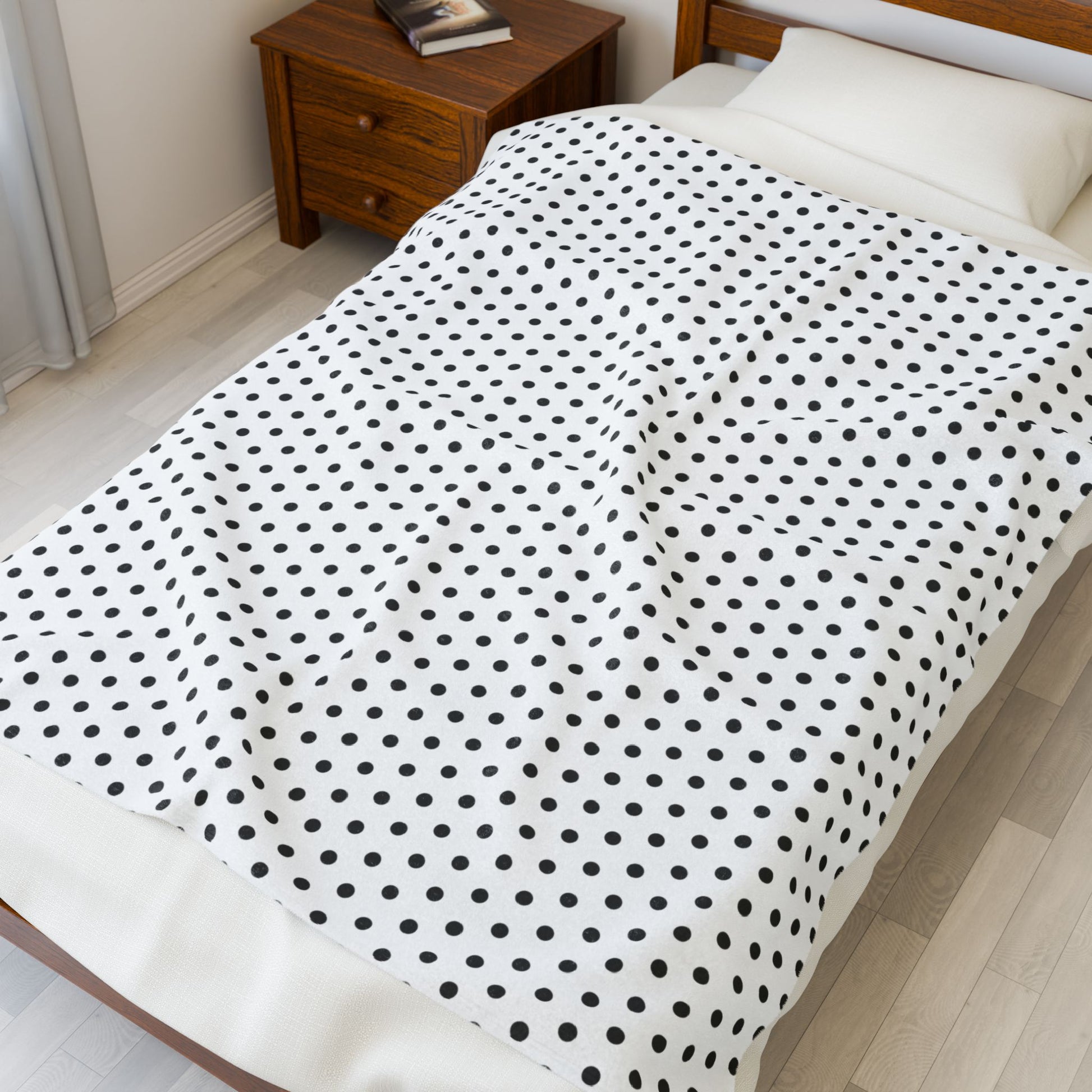 Cozy White & Black Polka Dot Velveteen Plush Blanket