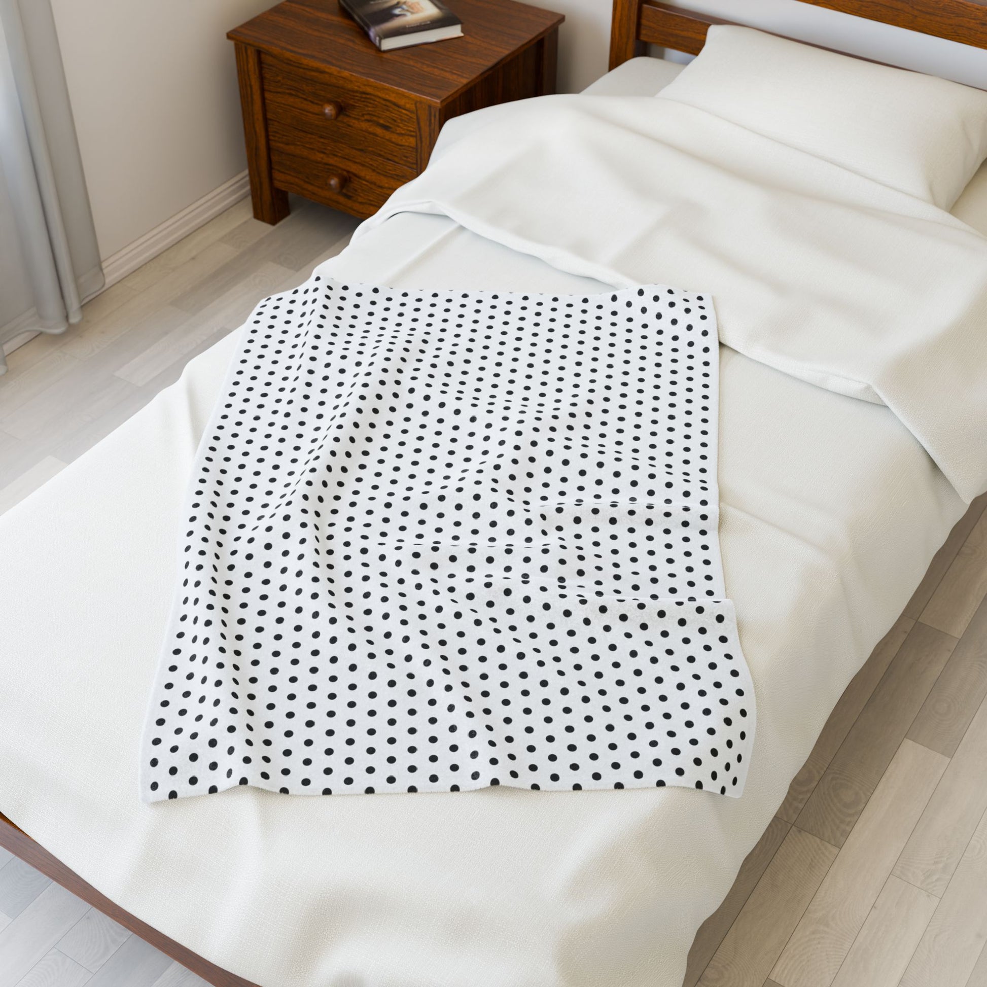 Cozy White & Black Polka Dot Velveteen Plush Blanket