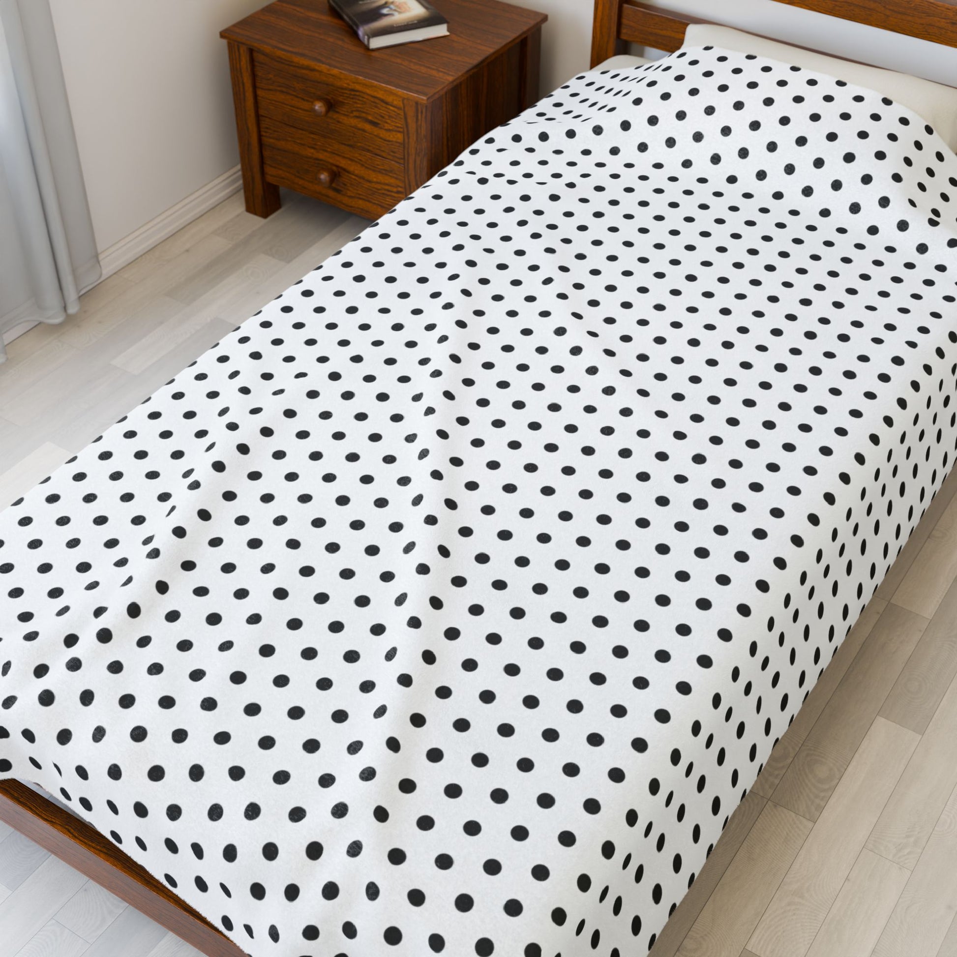 Cozy White & Black Polka Dot Velveteen Plush Blanket